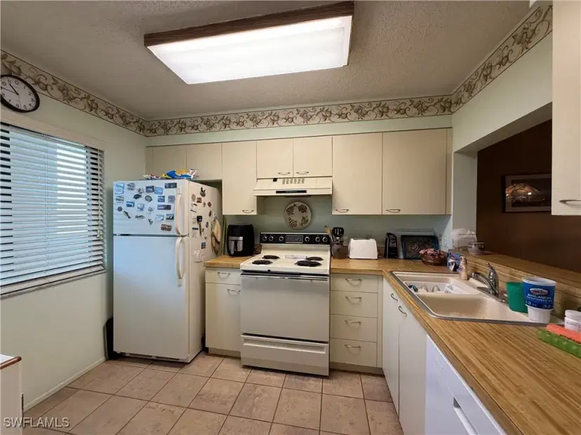 Picture of 7406 Lake Breeze Dr 612, Fort Myers FL 33907