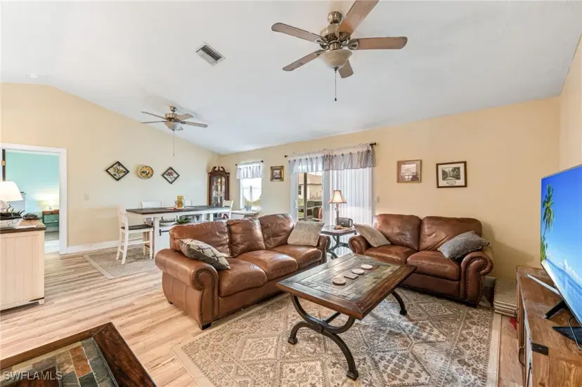 Picture of 2420 NE 6Th Pl, Cape Coral FL 33909