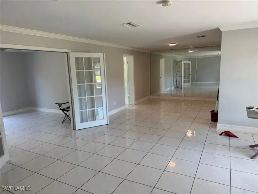 Picture of 115 Willoughby Dr, Naples FL 34110