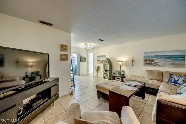 Picture of 318 SE 33Rd Ter, Cape Coral FL 33904