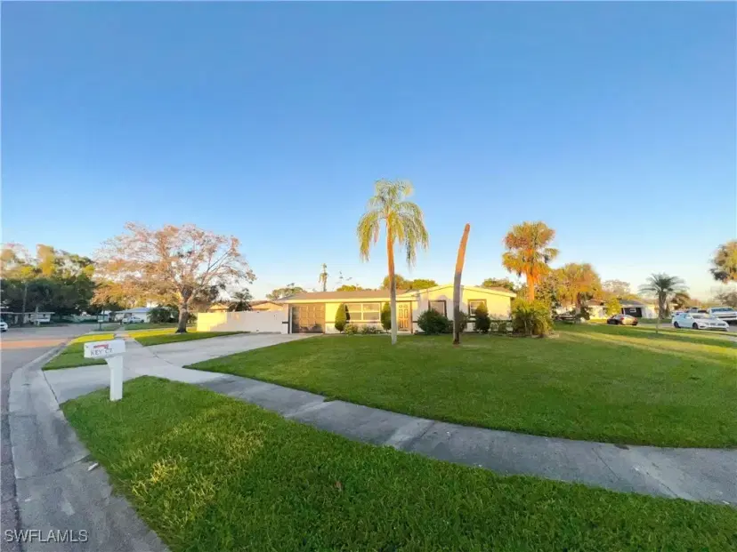 Picture of 1960 Key Ct, North Fort Myers FL 33903