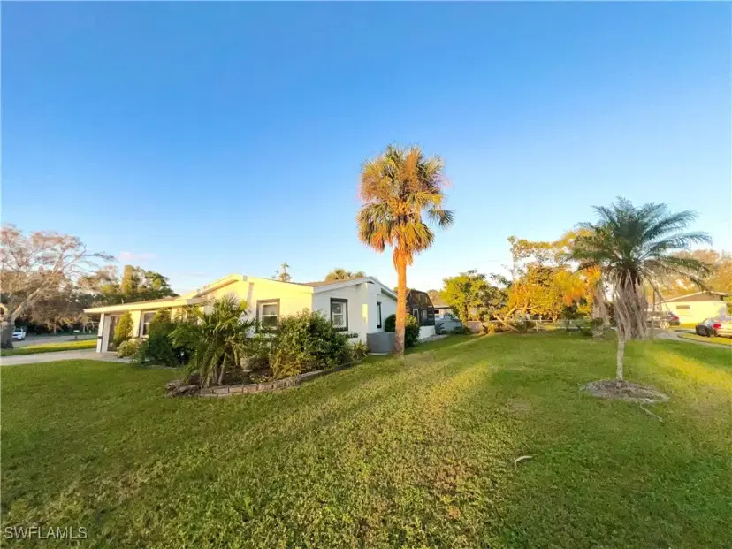 Picture of 1960 Key Ct, North Fort Myers FL 33903