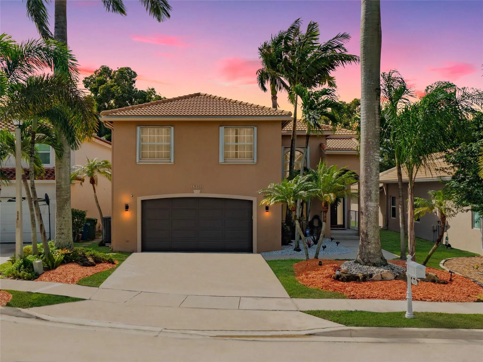 Picture of 16110 La Costa Dr, Weston, FL 33326