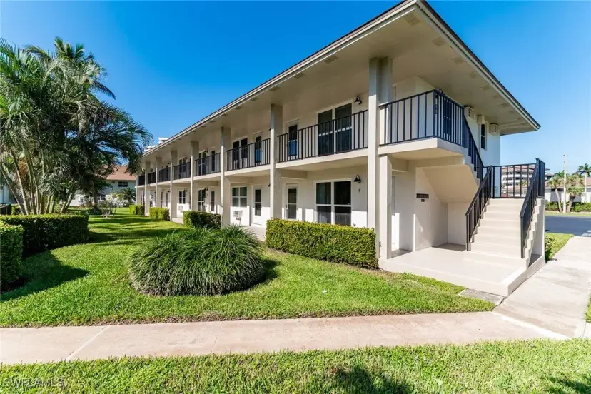 Picture of 235 Seaview Ct G5, Marco Island FL 34145
