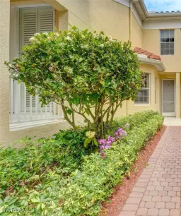 Picture of 200 L Ambiance Cir 2-102, Naples, FL 34108