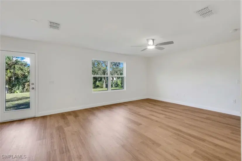 Picture of 1237 Harbor Blvd, Port Charlotte FL 33952