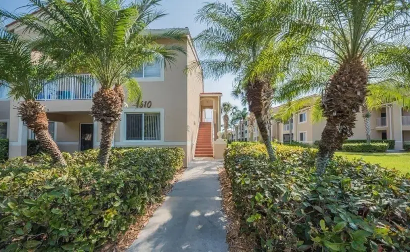 Picture of 1610 N 42Nd Circle 111, Vero Beach FL 32967