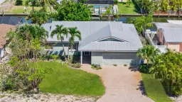 Picture of 453 Washington Ct, Fort Myers Beach, FL 33931