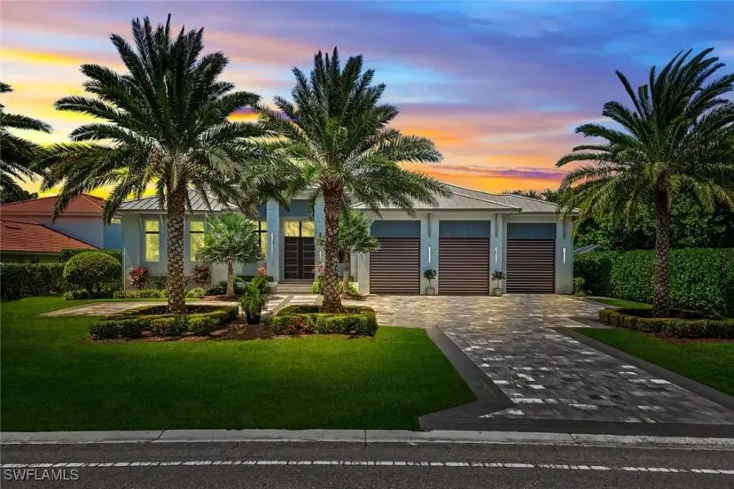 Picture of 4651 Crayton Rd, Naples FL 34103