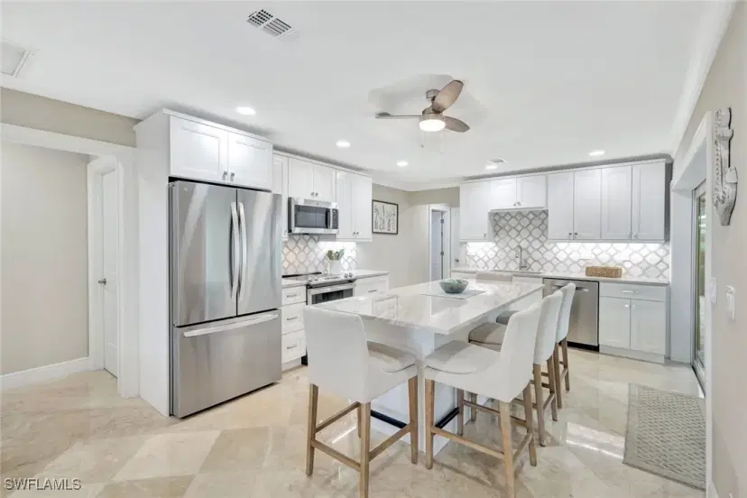 Picture of 989 E Valley Dr, Bonita Springs FL 34134