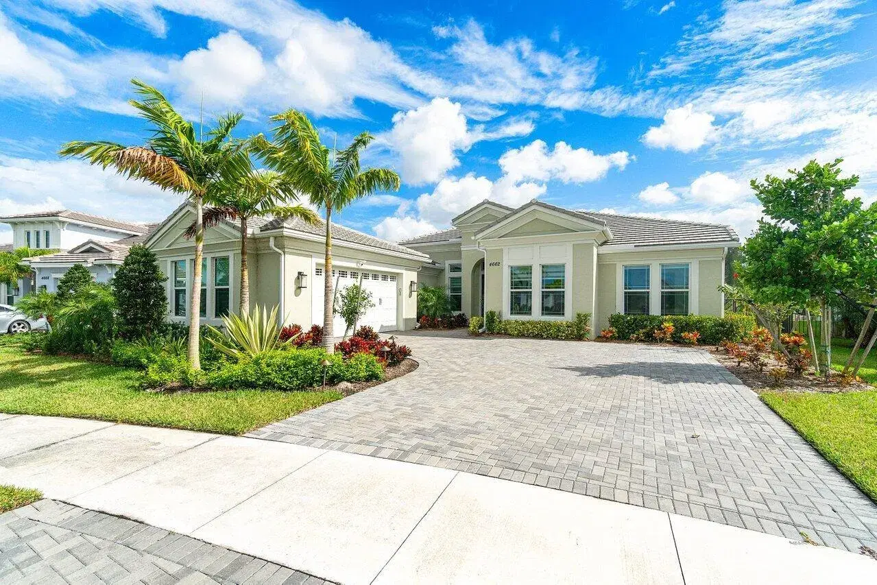 Picture of 4662 Estates Circle, Westlake, FL 33470