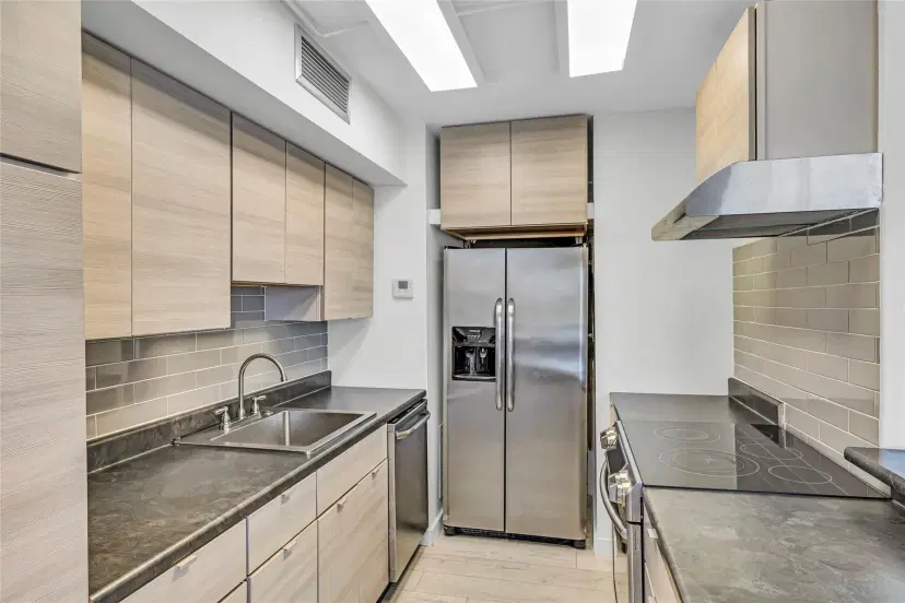 Picture of 1050 SE 15Th St 404, Fort Lauderdale FL 33316