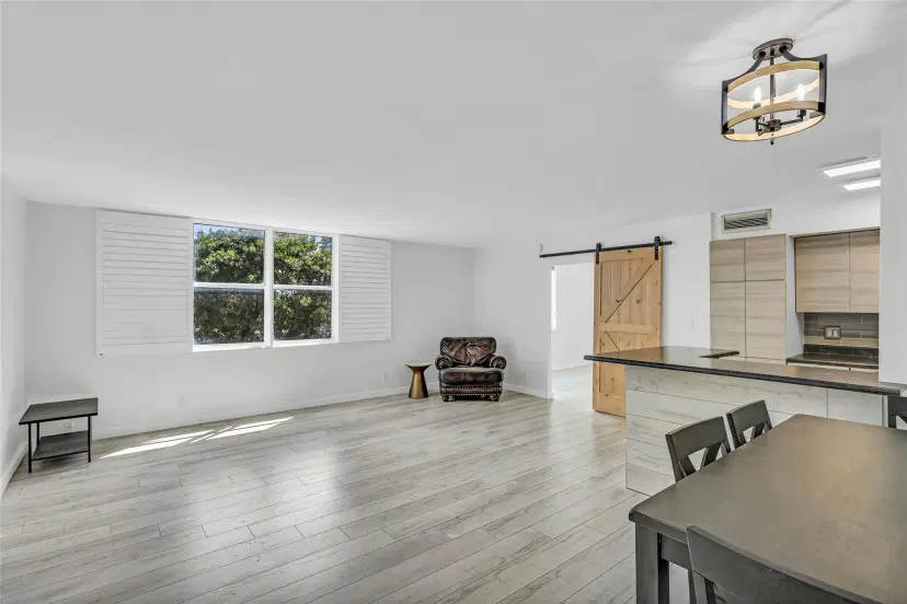 Picture of 1050 SE 15Th St 404, Fort Lauderdale FL 33316