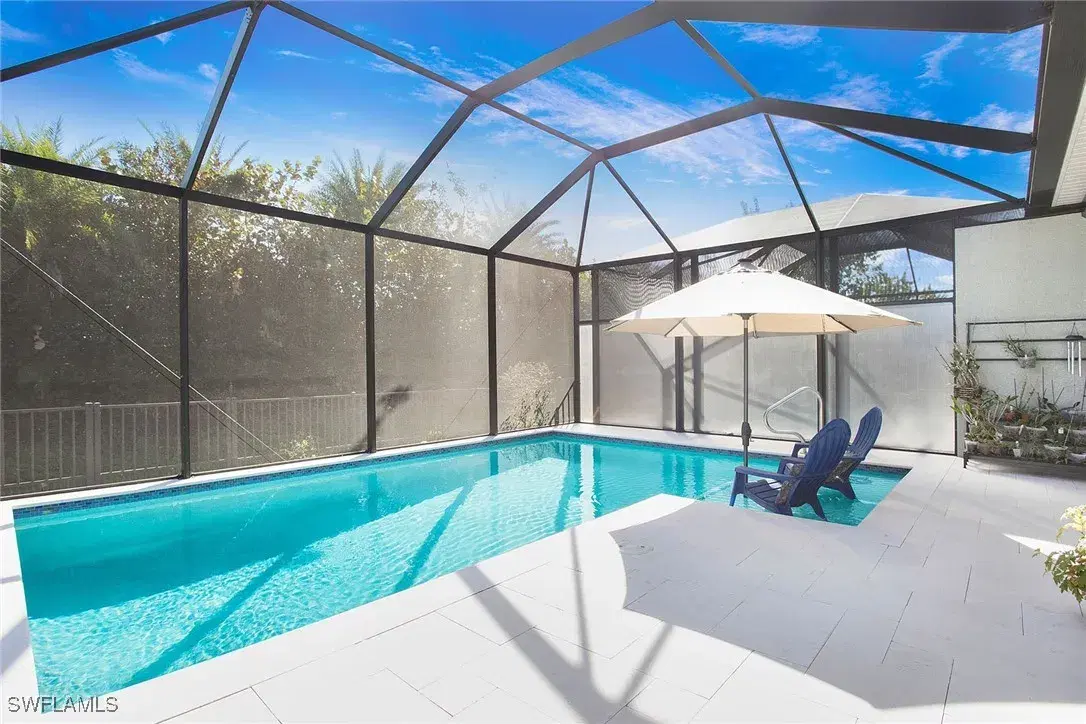 Picture of 14683 Edgewater Cir, Naples, FL 34114