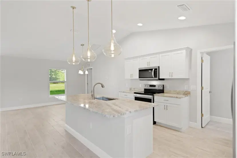 Picture of 604 Wilmington Pkwy, Cape Coral FL 33993