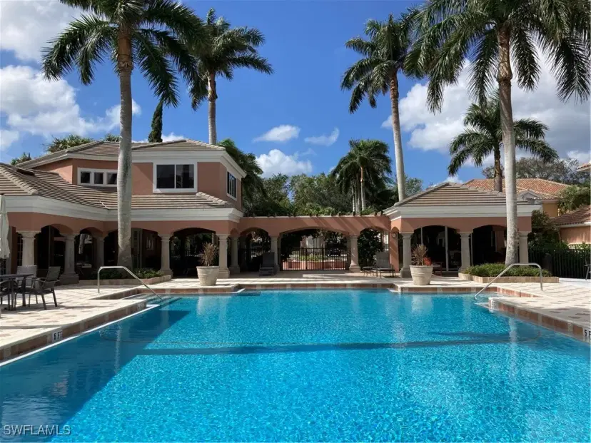 Picture of 505 Via Veneto 8-201, Naples FL 34108