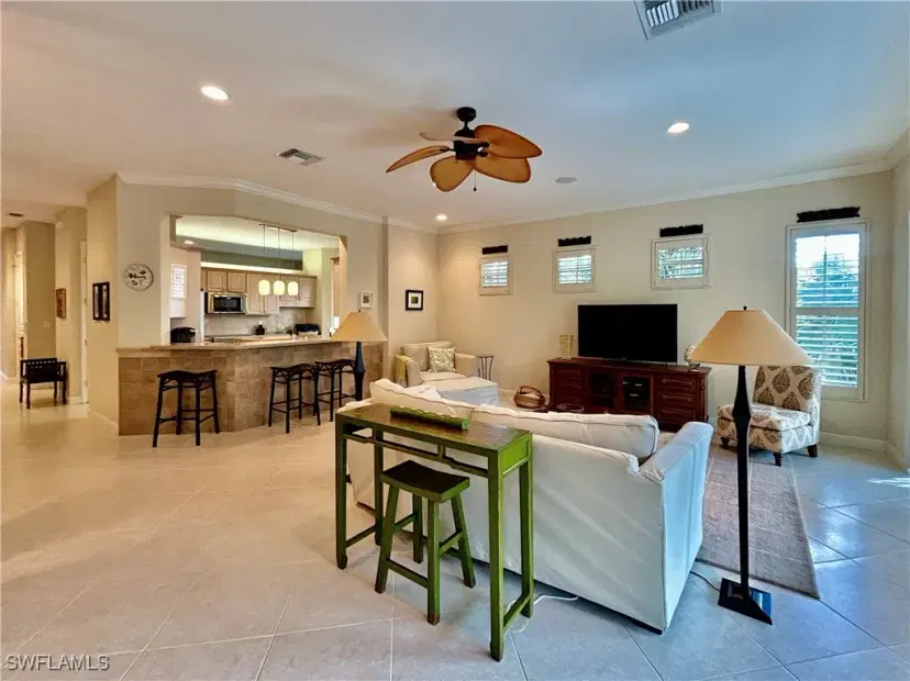 Picture of 505 Via Veneto 8-201, Naples FL 34108