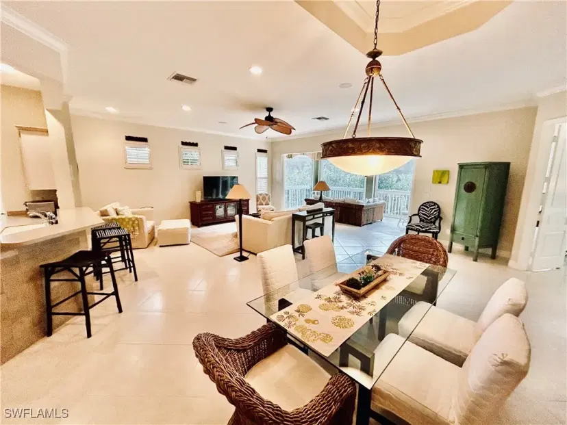 Picture of 505 Via Veneto 8-201, Naples FL 34108