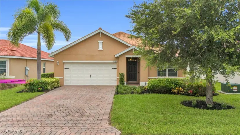 Picture of 15268 Yellow Wood Dr, Alva FL 33920