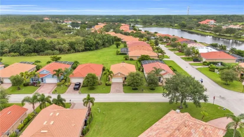 Picture of 15268 Yellow Wood Dr, Alva FL 33920