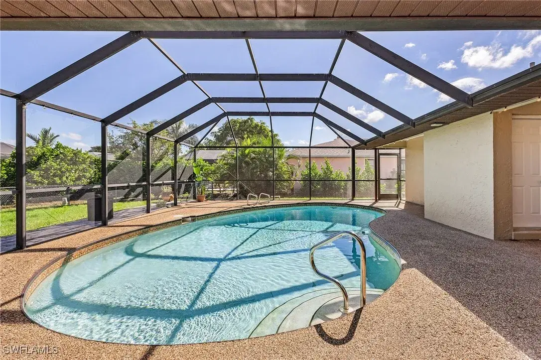 Picture of 6030 Perthshire Ln, Fort Myers, FL 33908