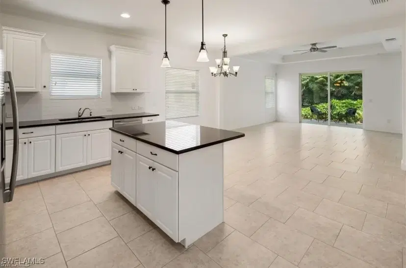 Picture of 14591 Manchester Dr, Naples FL 34114
