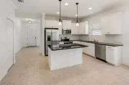 Picture of 14591 Manchester Dr, Naples, FL 34114