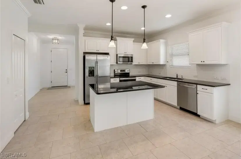 Picture of 14591 Manchester Dr, Naples FL 34114