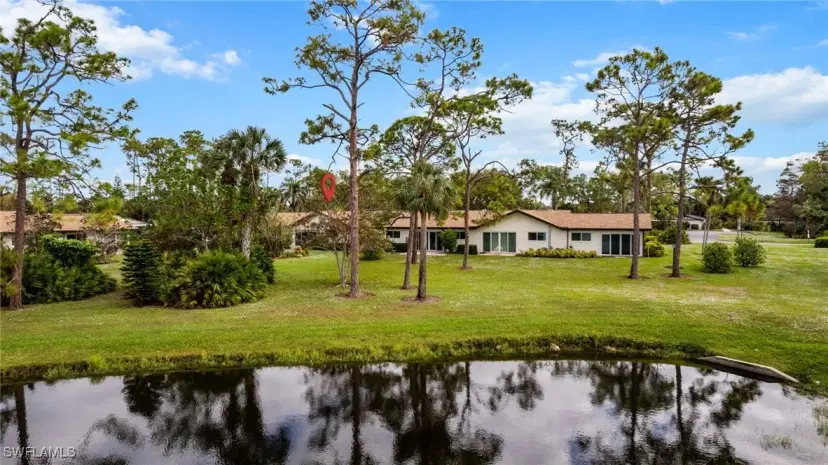 Picture of 1010 Pine Isle Ln 1010, Naples FL 34112