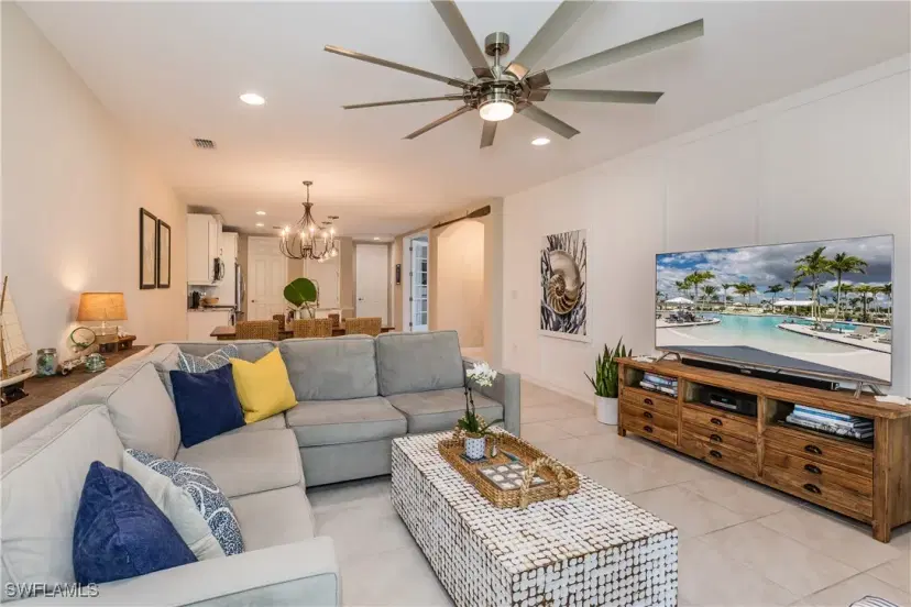 Picture of 14859 Edgewater Cir, Naples FL 34114