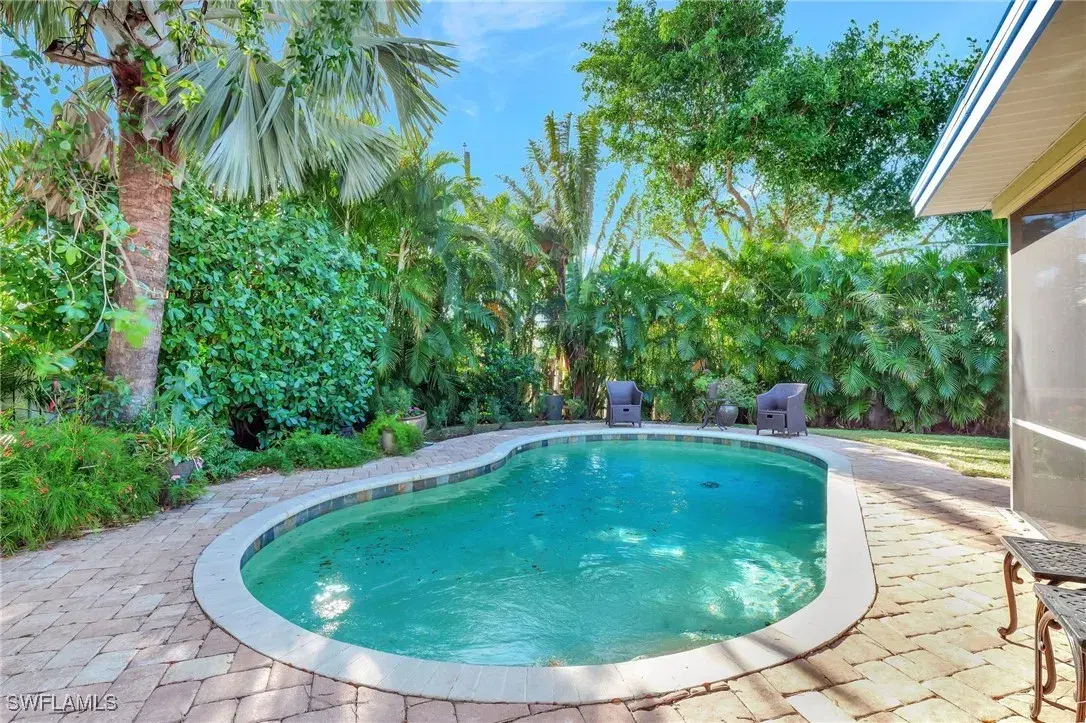 Picture of 542 110Th Ave N, Naples, FL 34108