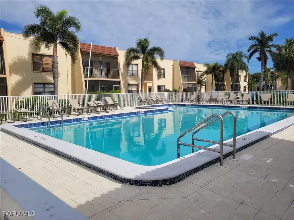 Picture of 12471 Mcgregor Blvd 10, Fort Myers, FL 33919