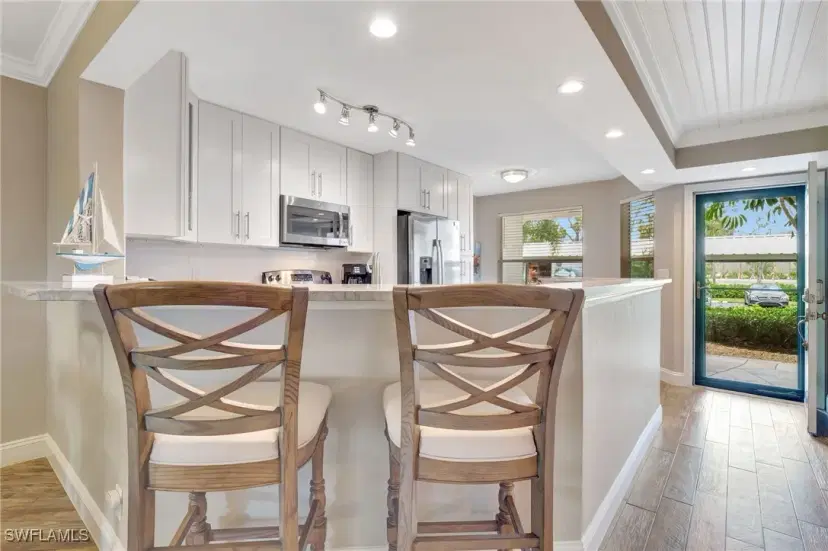 Picture of 360 Horse Creek Dr 102, Naples FL 34110