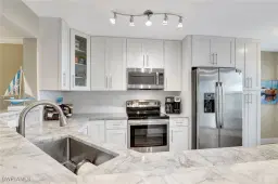 Picture of 360 Horse Creek Dr 102, Naples, FL 34110
