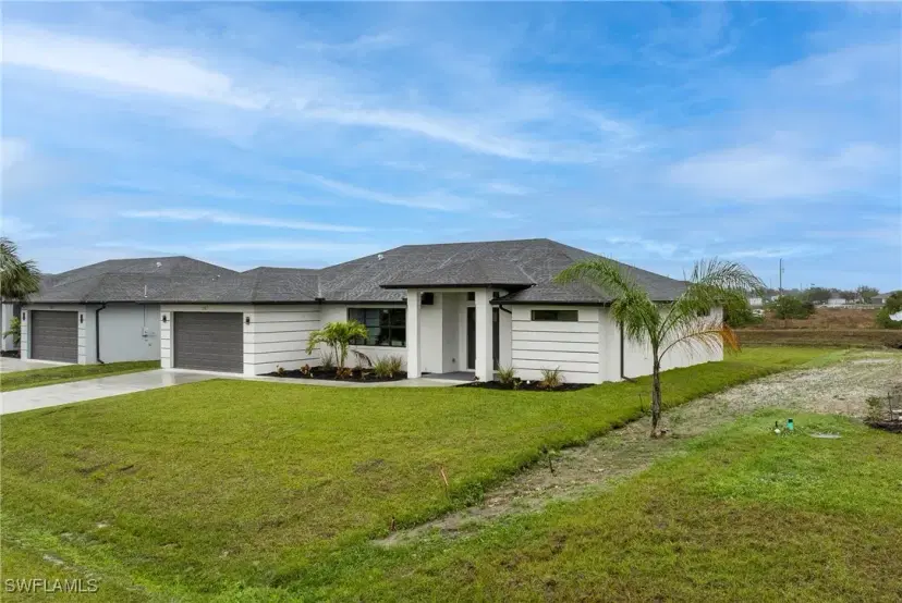 Picture of 387 Paulcrest Ave, Lehigh Acres FL 33974