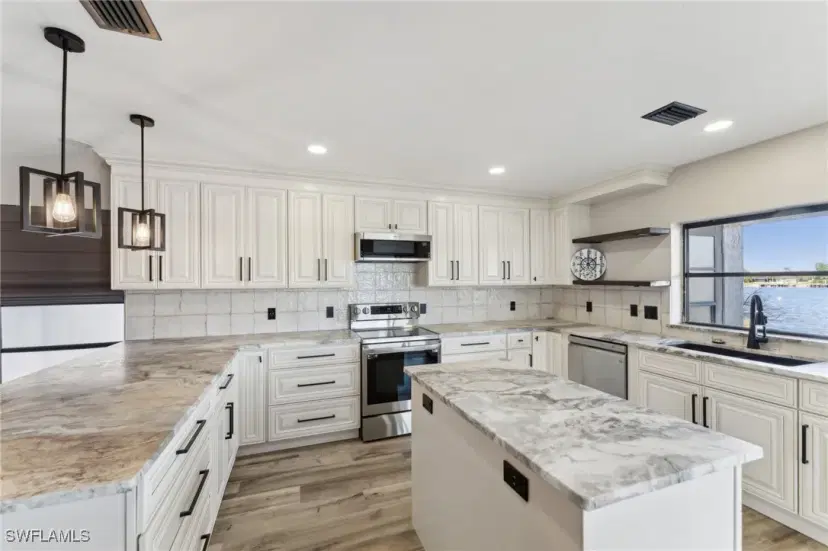 Picture of 703 SW 53Rd Ter, Cape Coral FL 33914