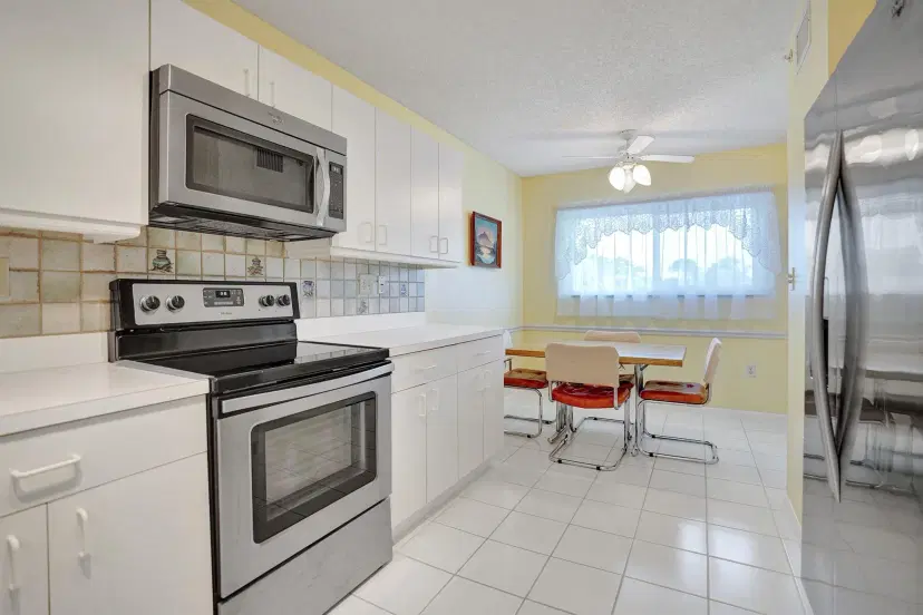 Picture of 4734 Lucerne Lakes Boulevard E 304, Lake Worth FL 33467