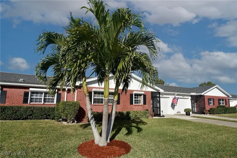 Picture of 6952 Edgewater Cir, Fort Myers FL 33919
