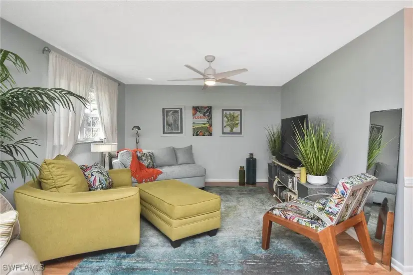 Picture of 6952 Edgewater Cir, Fort Myers FL 33919
