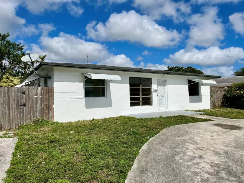 Picture of 3721 SW 32Nd St, West Park FL 33023