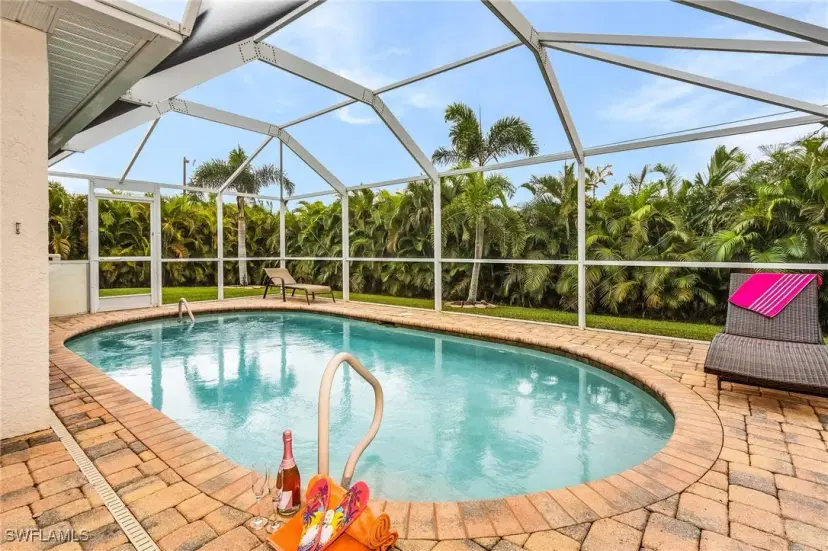 Picture of 1307 SW 10Th Pl, Cape Coral FL 33991
