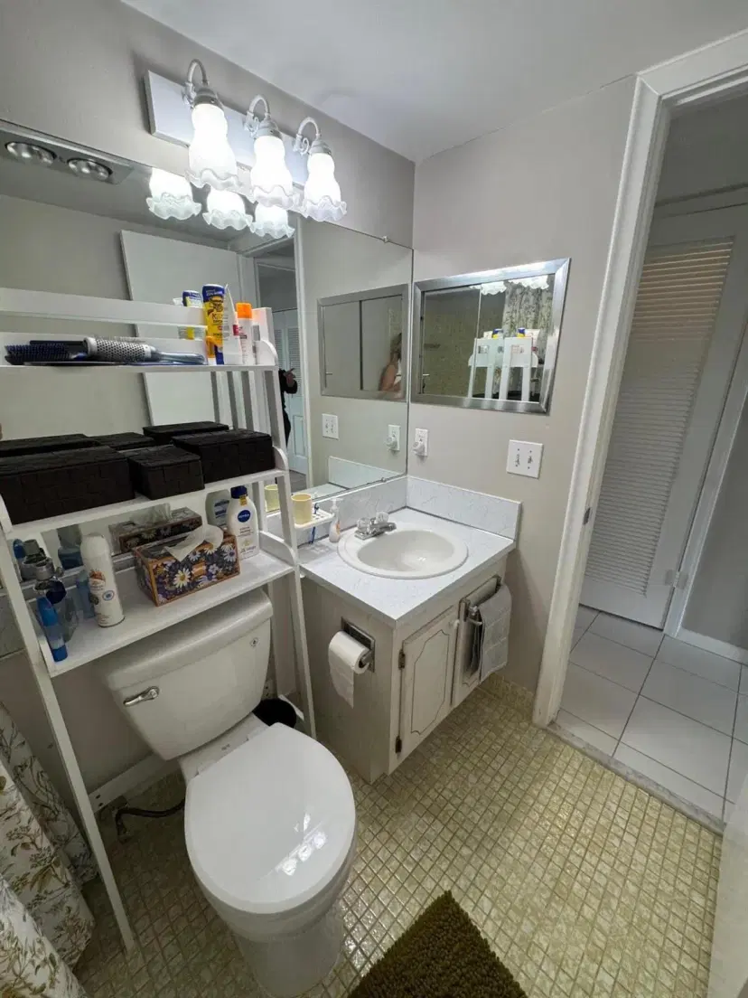 Picture of 387 Chatham S, West Palm Beach FL 33417