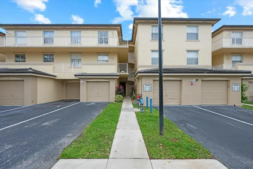 Picture of 2080 Greenview Shores Boulevard 403, Wellington FL 33414