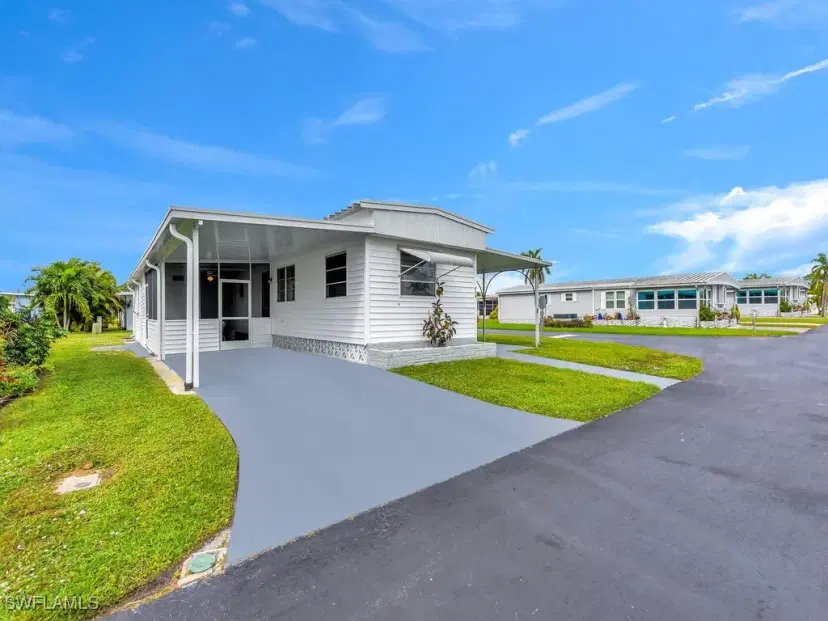 Picture of 770 Roses Ln, North Fort Myers FL 33917