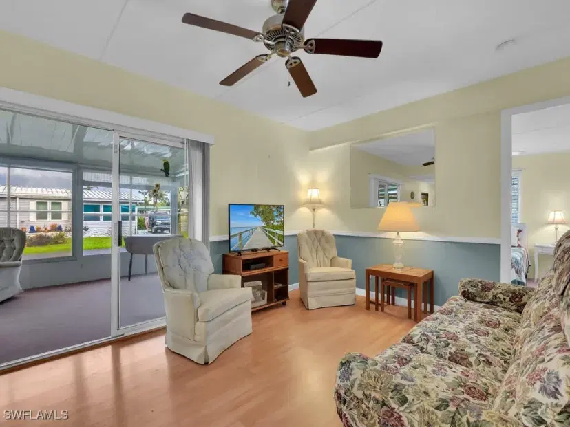 Picture of 770 Roses Ln, North Fort Myers FL 33917