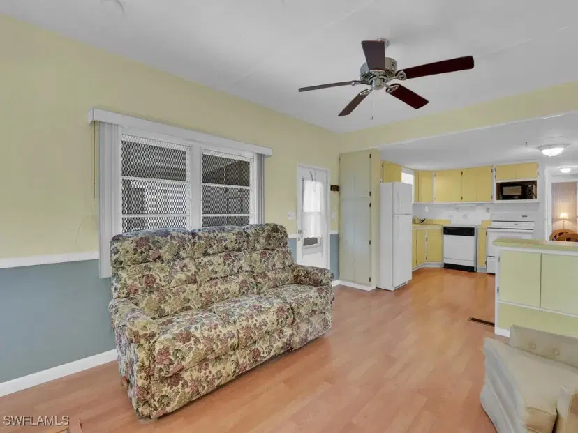 Picture of 770 Roses Ln, North Fort Myers FL 33917