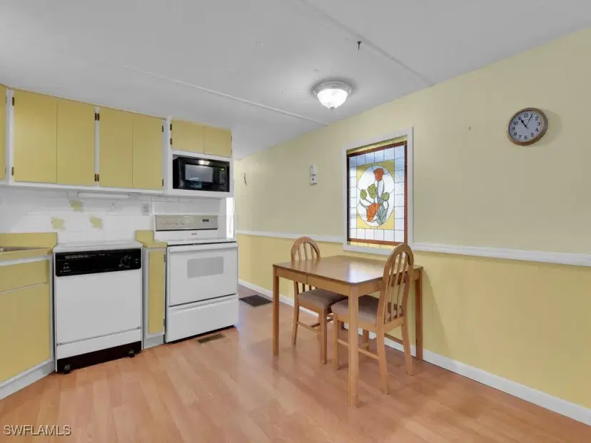 Picture of 770 Roses Ln, North Fort Myers FL 33917