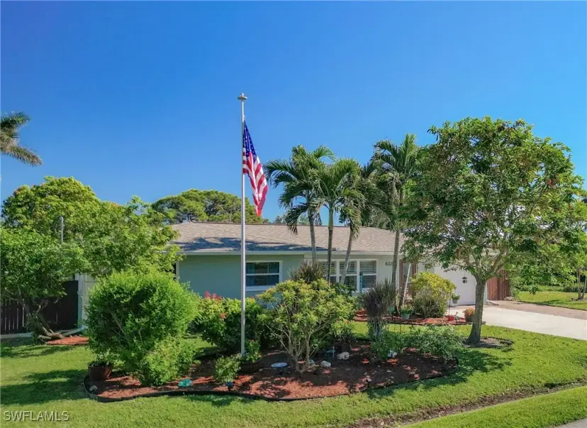 Picture of 458 W Valley Dr, Bonita Springs FL 34134