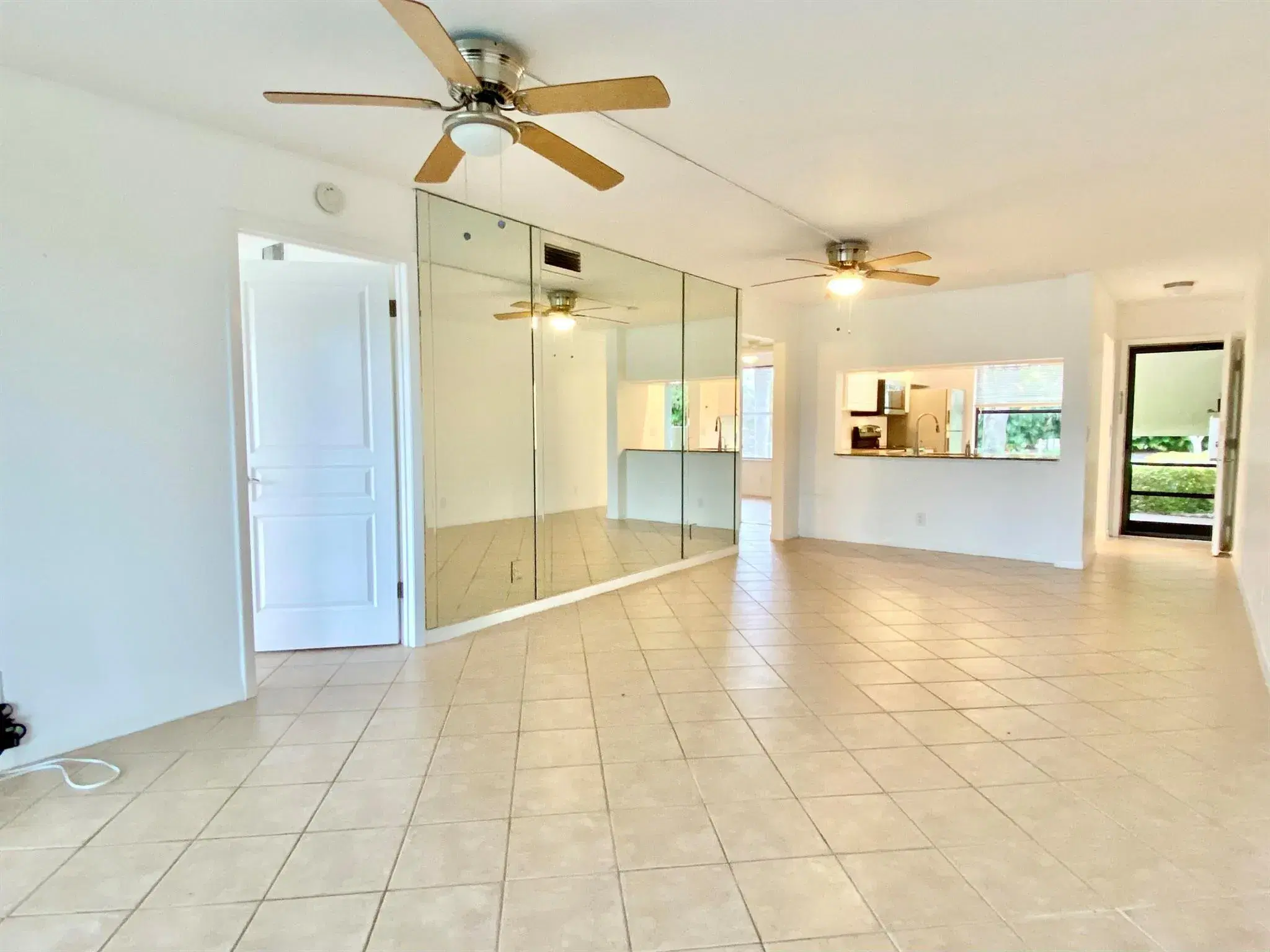 Picture of 6928 Briarlake Circle 104, Palm Beach Gardens, FL 33418