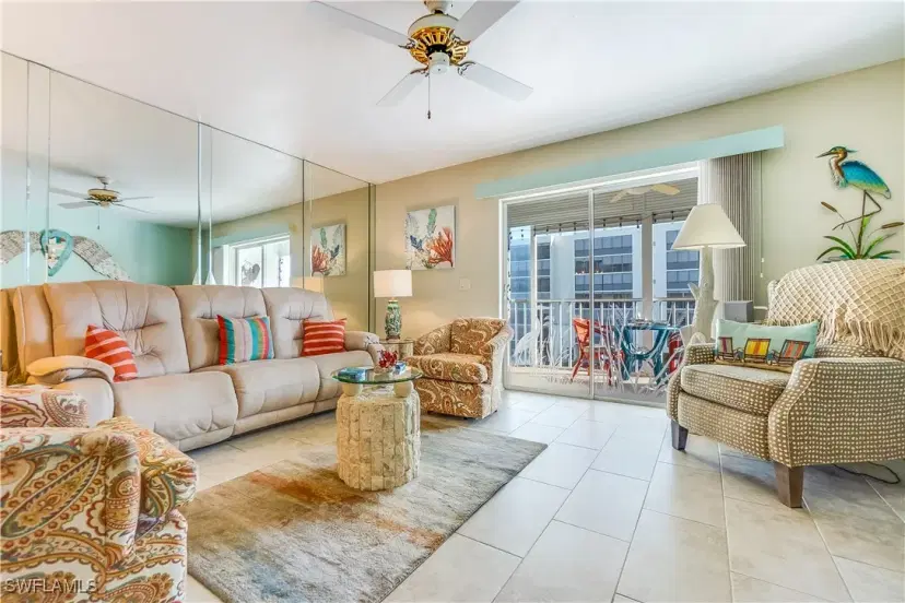 Picture of 4531 Bay Beach Ln 337, Fort Myers Beach FL 33931